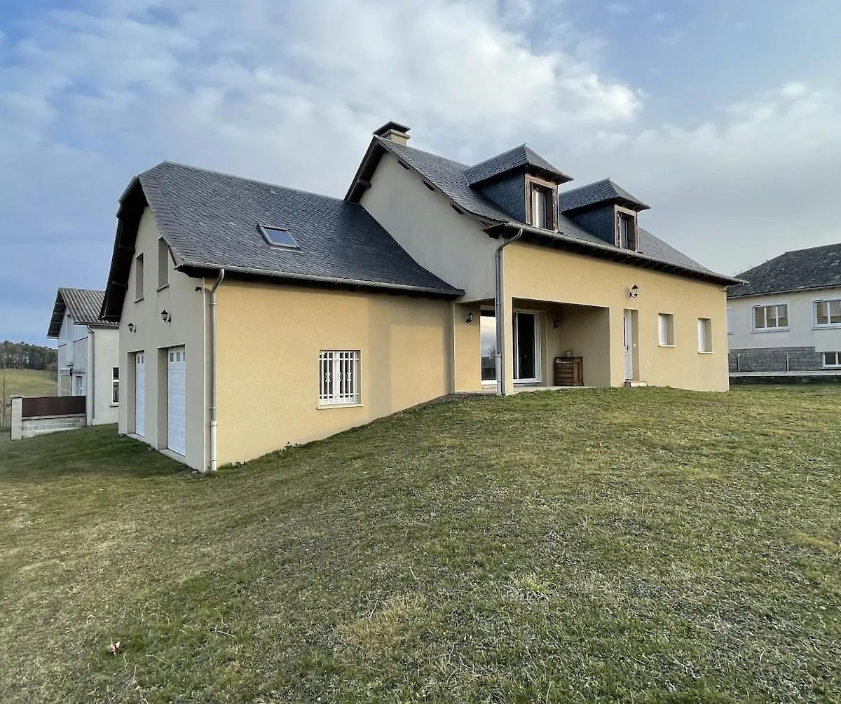 Dom wakacyjny Willa L'Oustal D'Aubrac Le Nayrac