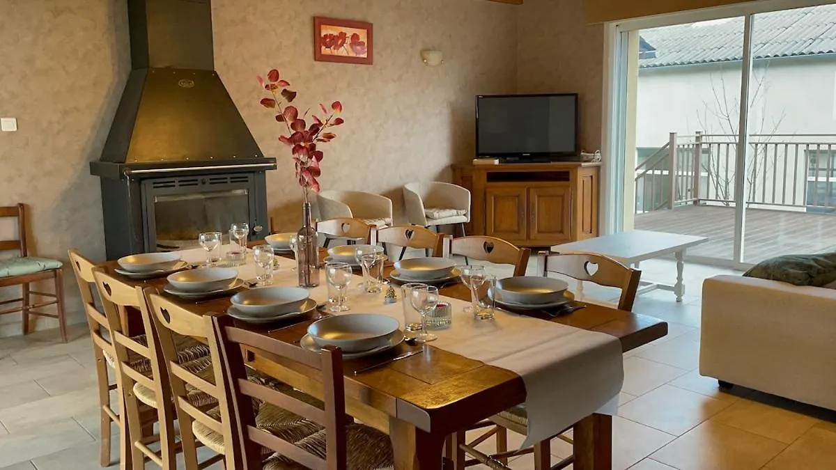 Willa L'Oustal D'Aubrac Le Nayrac 0*,